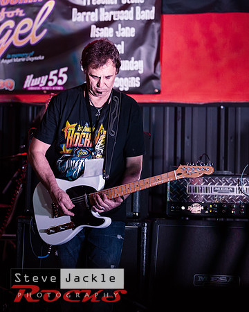 Jesse Bolt's Randy Bumgarner-Guyeska on guitar