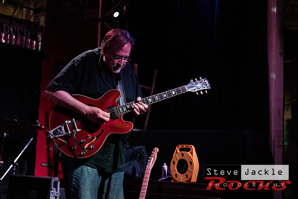 Bernie Petteway Electric Trio: Deep South Bar