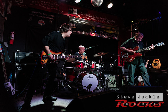 Bernie Petteway Electric Trio: Deep South Bar