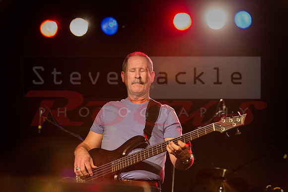 Steven Jackson - bass