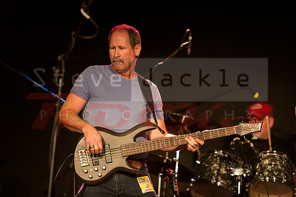 Steven Jackson - bass