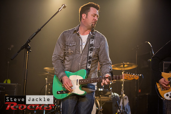 Ross Miller - Lead Vocals, Guitar