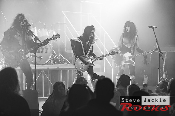 Strutter KISS tribute band at Lincoln Theatre.
