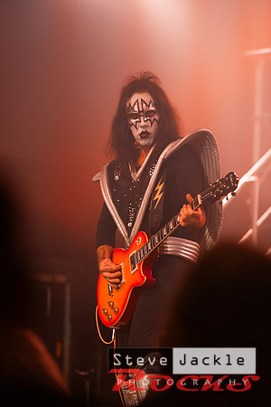 Strutter KISS tribute band at Lincoln Theatre.