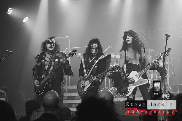 Strutter KISS tribute band at Lincoln Theatre.