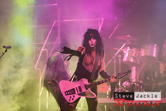 Strutter KISS tribute band at Lincoln Theatre.