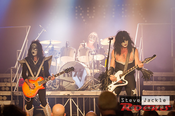 Strutter KISS tribute band at Lincoln Theatre.