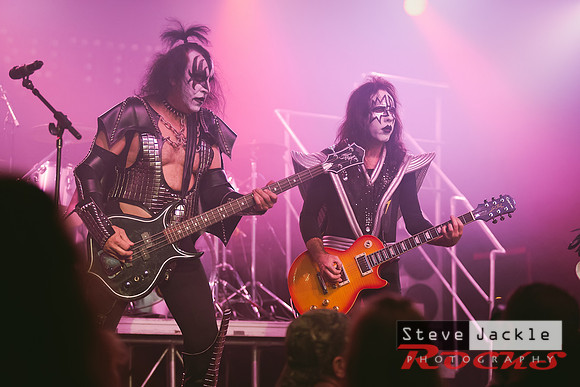 Strutter KISS tribute band at Lincoln Theatre.