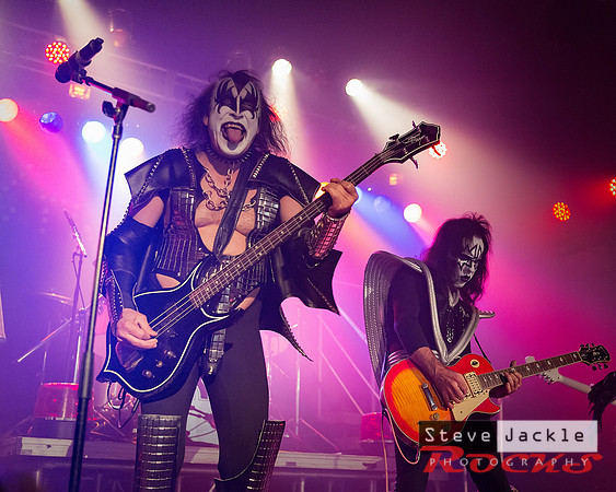 Strutter KISS tribute band at Lincoln Theatre.
