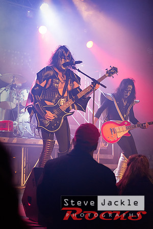 Strutter KISS tribute band at Lincoln Theatre.