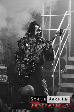 Strutter KISS tribute band at Lincoln Theatre.