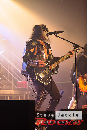 Strutter KISS tribute band at Lincoln Theatre.