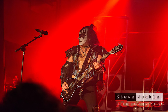 Strutter KISS tribute band at Lincoln Theatre.