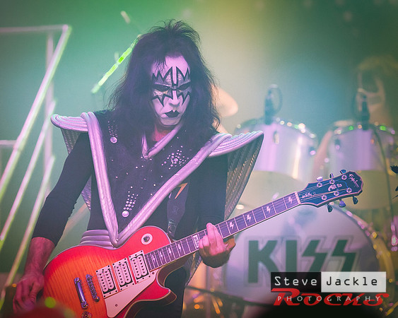 Strutter KISS tribute band at Lincoln Theatre.