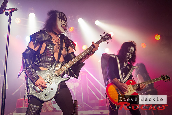 Strutter KISS tribute band at Lincoln Theatre.