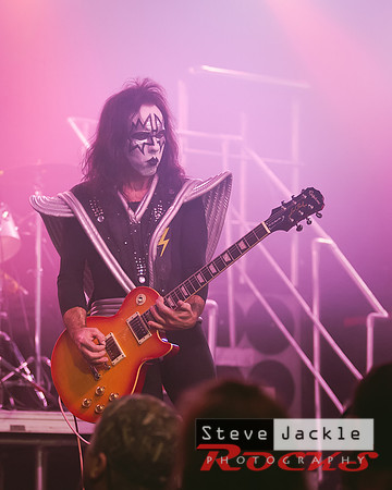 Strutter KISS tribute band at Lincoln Theatre.