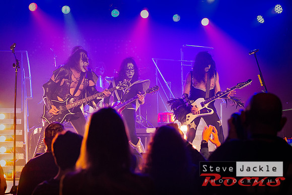 Strutter KISS tribute band at Lincoln Theatre.