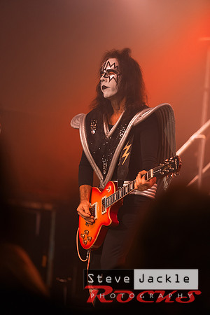 Strutter KISS tribute band at Lincoln Theatre.