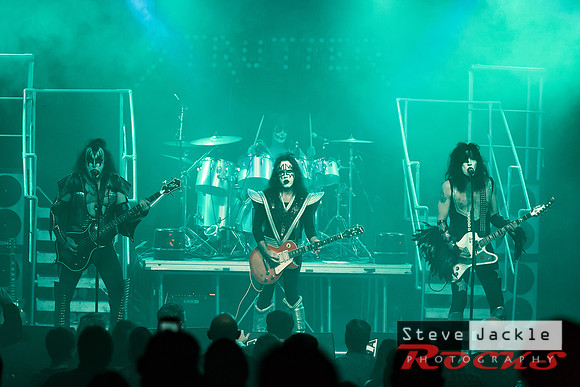 Strutter KISS tribute band at Lincoln Theatre.