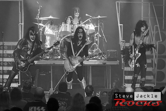 Strutter KISS tribute band at Lincoln Theatre.