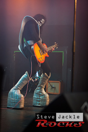 Strutter KISS tribute band at Lincoln Theatre.