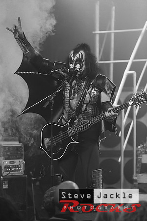 Strutter KISS tribute band at Lincoln Theatre.