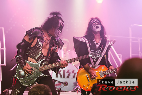 Strutter KISS tribute band at Lincoln Theatre.