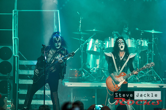 Strutter KISS tribute band at Lincoln Theatre.