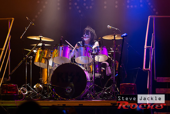 Strutter KISS tribute band at Lincoln Theatre.