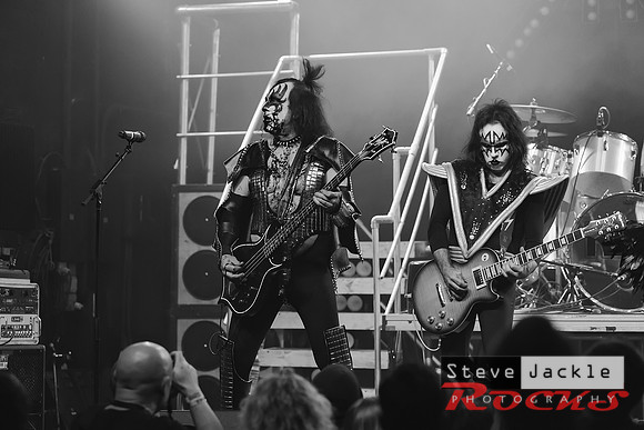 Strutter KISS tribute band at Lincoln Theatre.