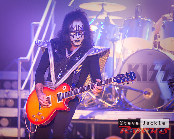 Strutter KISS tribute band at Lincoln Theatre.