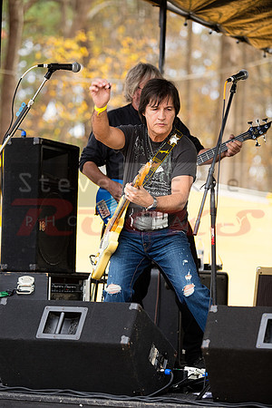 Don Stacy: guitar