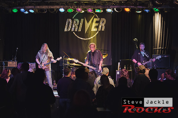 Hard rock Driver band rocks the Raleigh, NC crowd