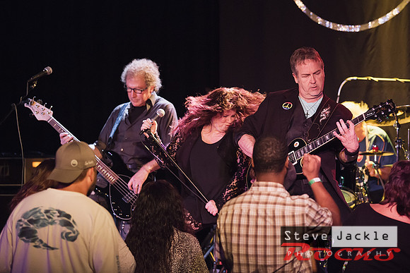 Hard rock Driver band rocks the Raleigh, NC crowd