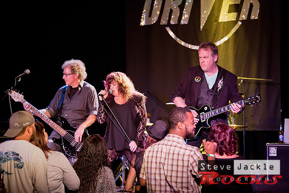 Hard rock Driver band rocks the Raleigh, NC crowd