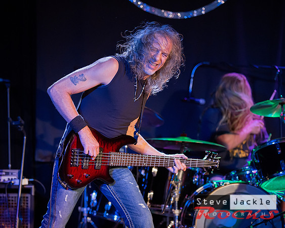 John Roebuck: bass Lexx Luthor Band