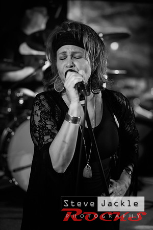 Donna Blue at Scooters Feb 2017