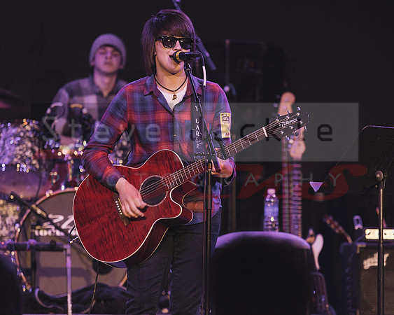 Singer/Songwriter Ashley LaRue